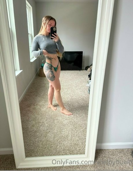 Shelby Dueitt エロティックなモデル 画像