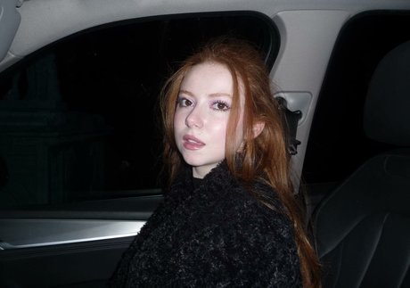Francesca Capaldi 完璧な女優 画像