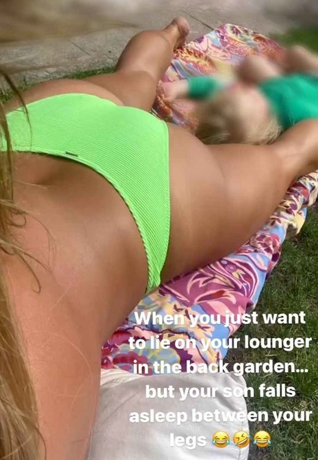 Danielle Nicholls スター ヌード 写真