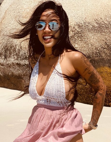 Ashleigh Ogle 美しいスター 写真