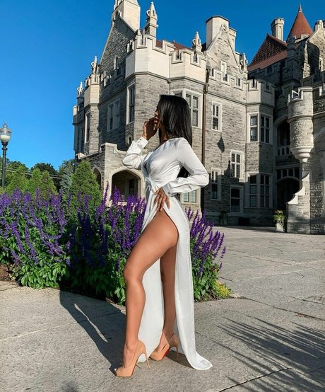 Aneeqa Farid セクシーなポルノスター 写真