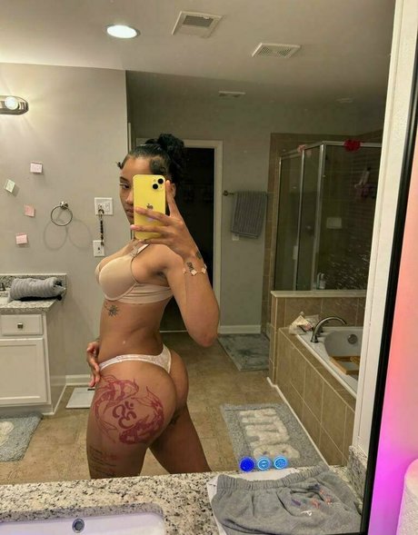 trapsweetyy アダルトスター 写真