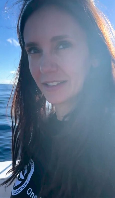 美しいラテン系オンリーファンズ アート裸 写真