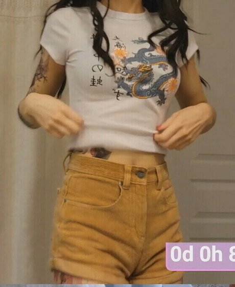 Kimmee エロティックなスター 写真