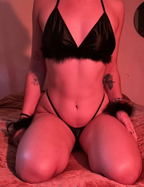 yosoyleila ヌード女優 写真
