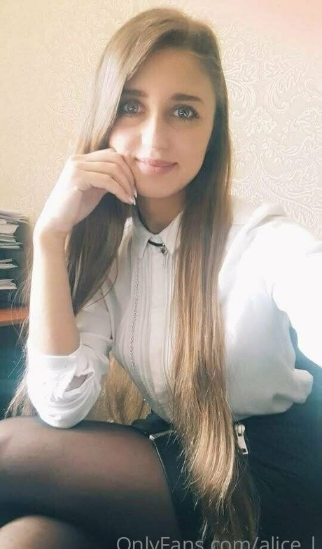 alice l ヌードのポルノスター 写真