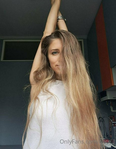 alice l ポルノスター セクシー 写真