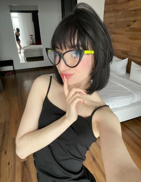 sandrateilorr 女優 ギャラリー