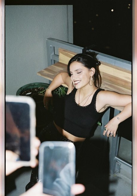 Inde Navarrette ポルノスター ヌード 写真