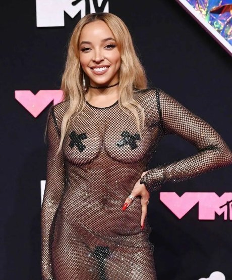 Tinashe ヌードのポルノスター アーカイブ