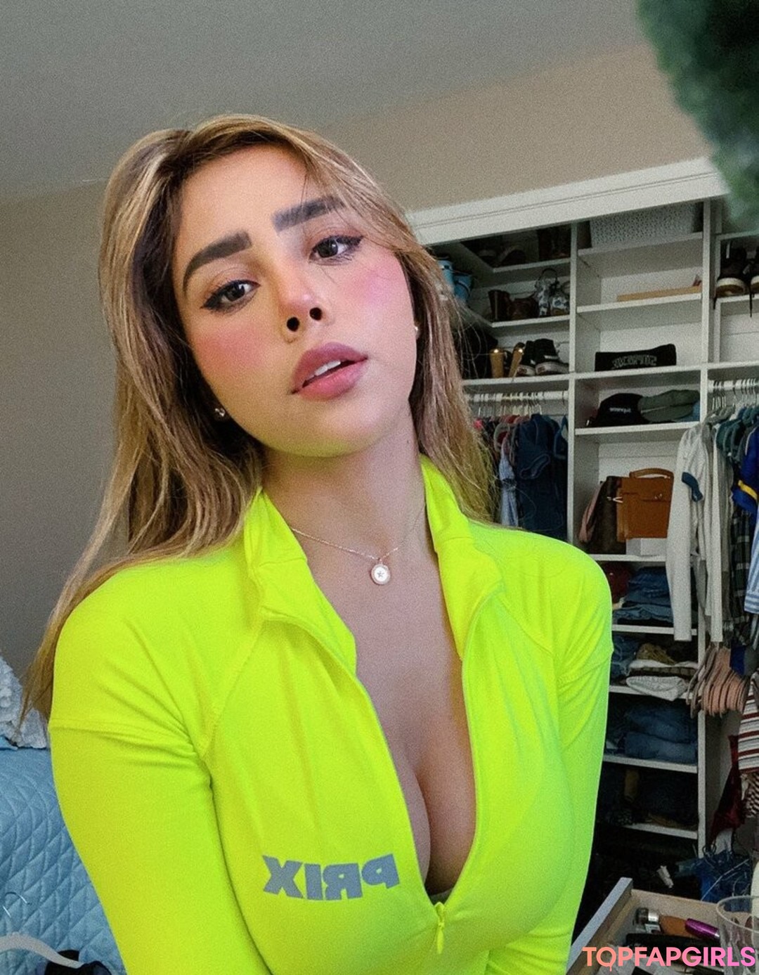 Neekolul トップ女優 写真