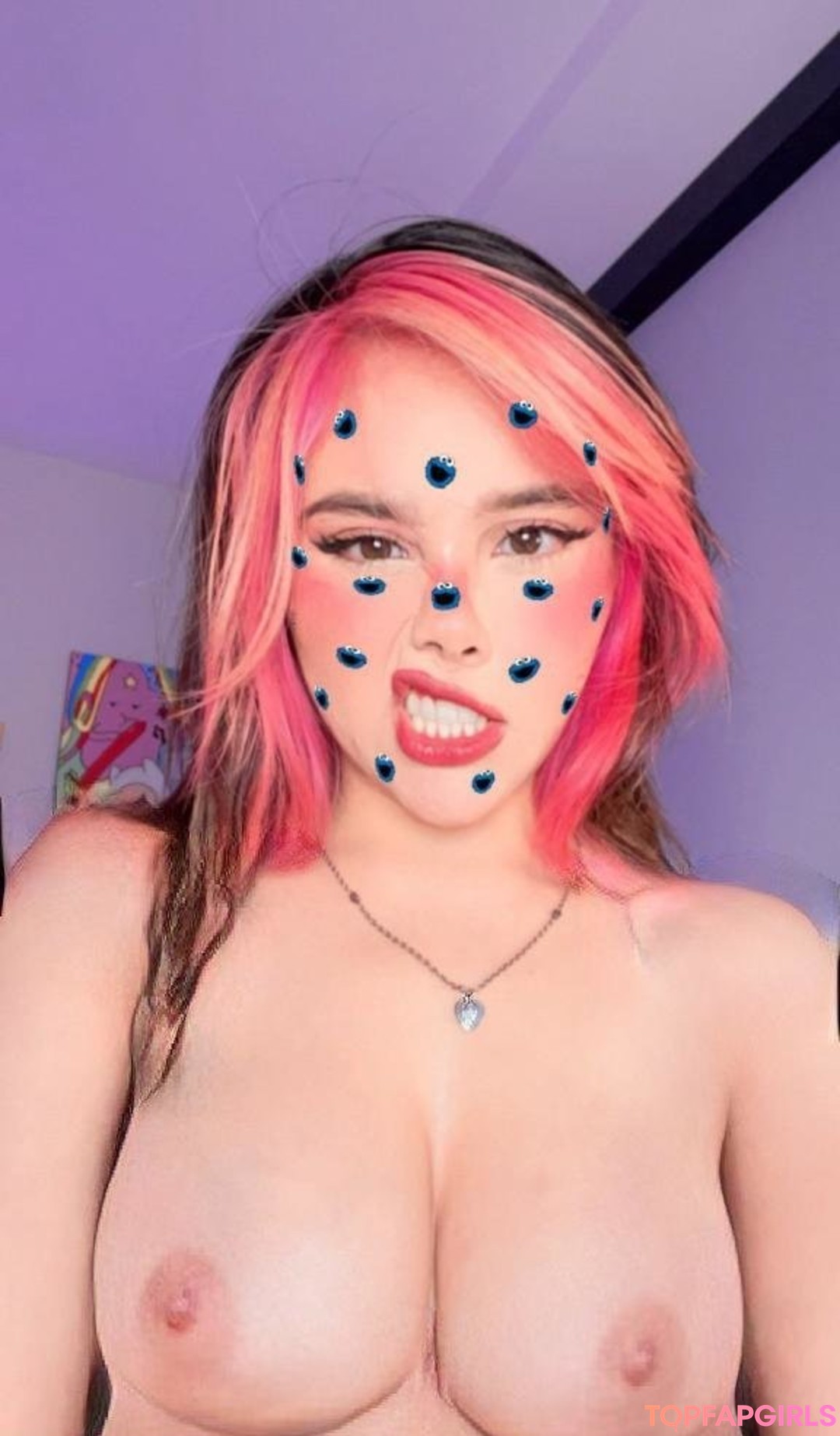 18オンリーファン ポルノグラフィック 写真