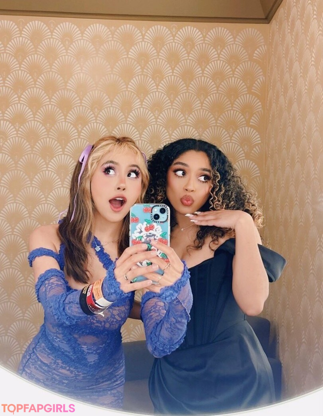 Neekolul 裸のポルノスター ギャラリー