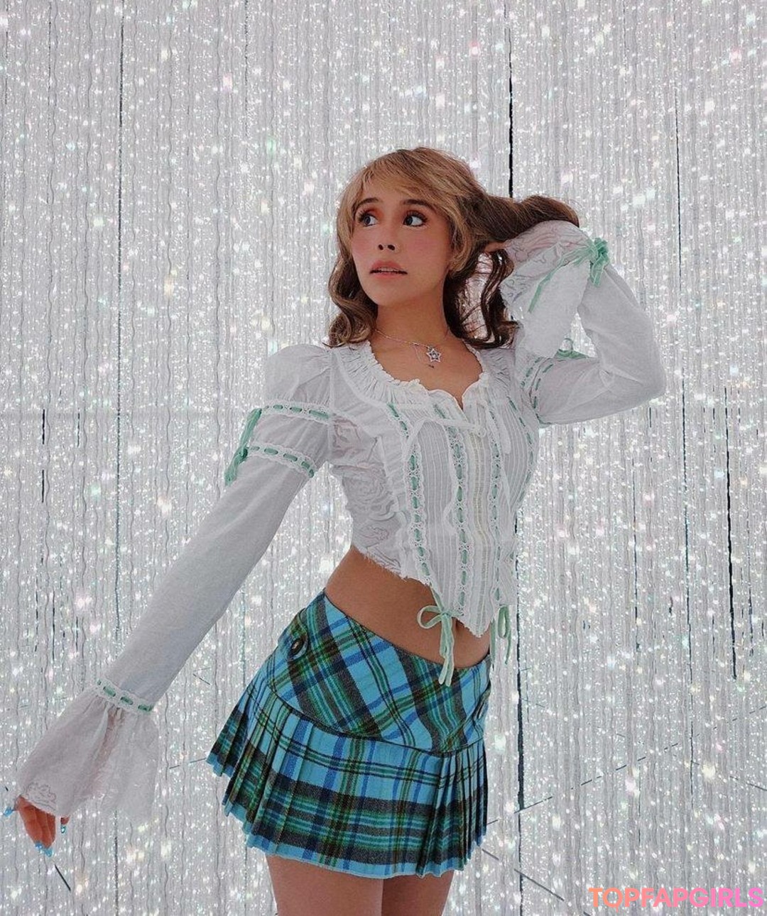 ブロンドオンリーファン セクシーヌード 写真