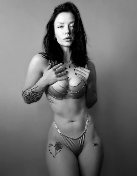 innervus セクシーなスター 写真