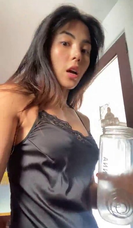 Anna Akana 完璧なスター 画像