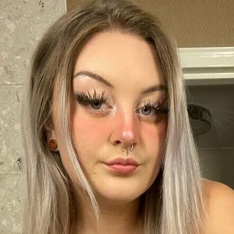 濃厚な熟女オンリーファンズ 可愛い 写真