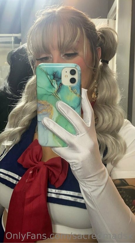 sacredmadsx セクシーモデル 写真