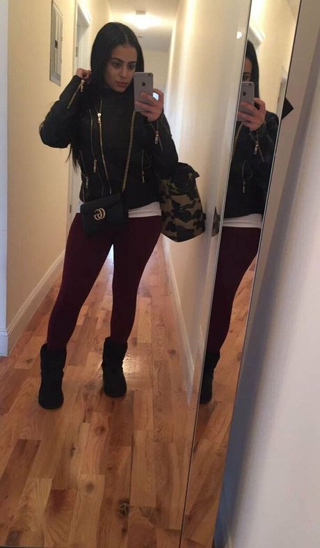 Alexa Attias アート女優 ギャラリー