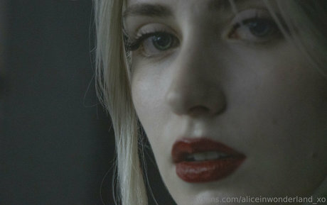 aliceinwonderland xo ヌードモデル 写真