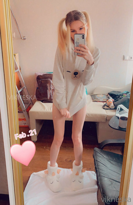 vikneskafree 裸のスター 写真