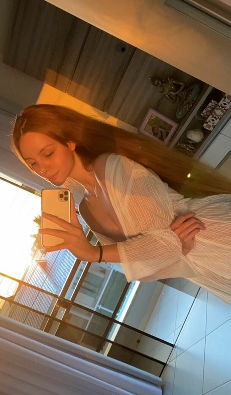 Lorena Orsi 裸モデル 画像