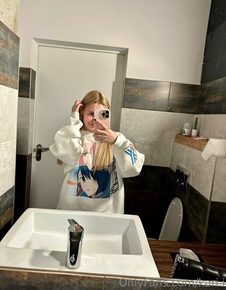 Kari i エロティックモデル 写真