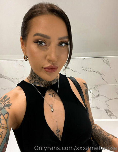 xxxameliarose 可愛いモデル 写真