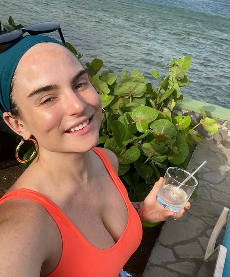 Jojo Levesque 完璧なモデル 画像