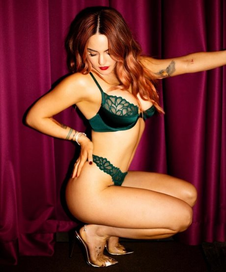 Jojo Levesque 裸の女優 アーカイブ