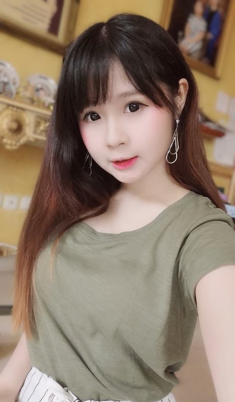 Clarissa Punipun ヌードモデル 写真
