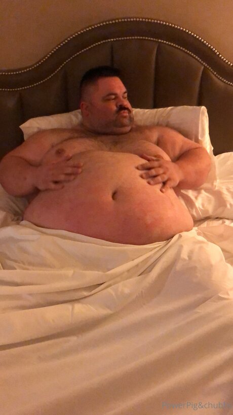 Powerpigspen エロティックなモデル 写真