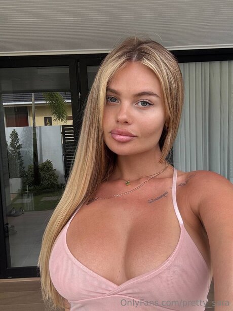 Pretty Sara top profile image