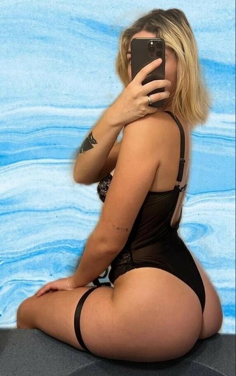 Alienorchp セックスポルノスター 写真