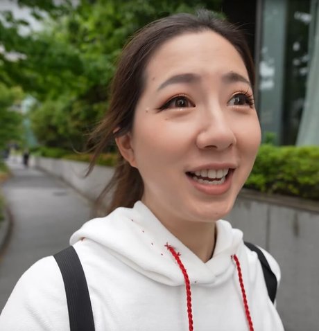 Fuslie ポルノスター 無料 画像