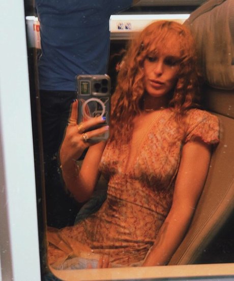 Rumer Willis セクシーモデル 写真