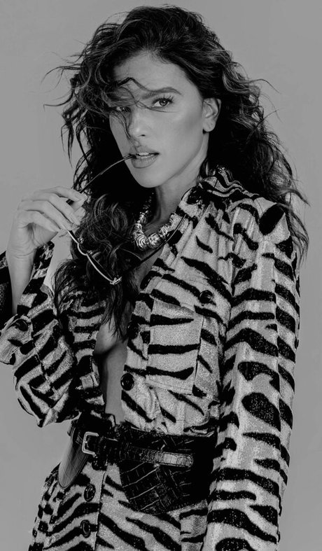 Mariana Rios かわいいモデル 写真