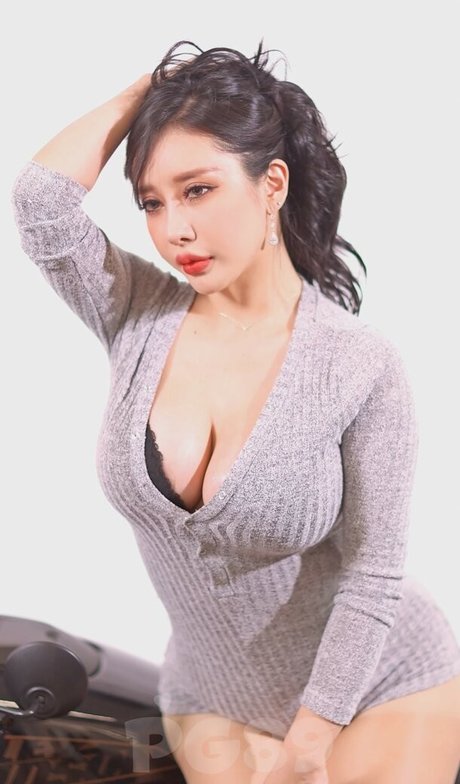 UMC MODEL スター ヌード 写真