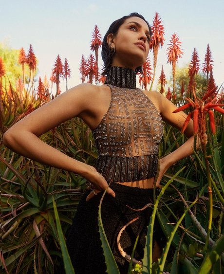 Eiza Gonzalez セックス女優 写真