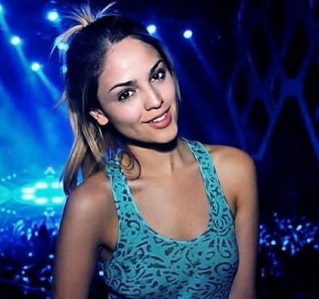 Eiza Gonzalez ポルノスター アート 画像