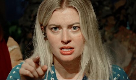 Elyse Willems 完璧なスター 画像