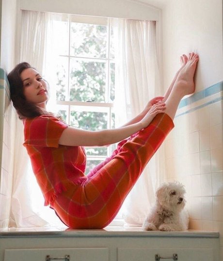 Grace Caroline Currey ポルノスター トップ 画像
