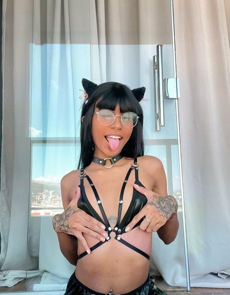 tinxyalicex エロティックなモデル 写真