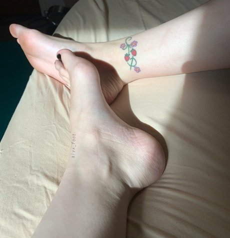 18オンリーファン セクシー裸 画像