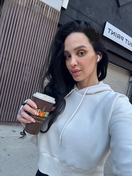 amyanderssen ポルノスター 写真