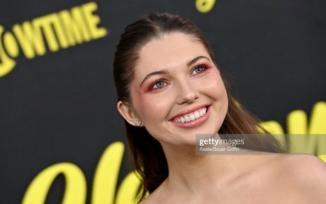 Sammi Hanratty トップモデル 写真