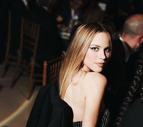 Halston Sage ポルノスター 独占 写真