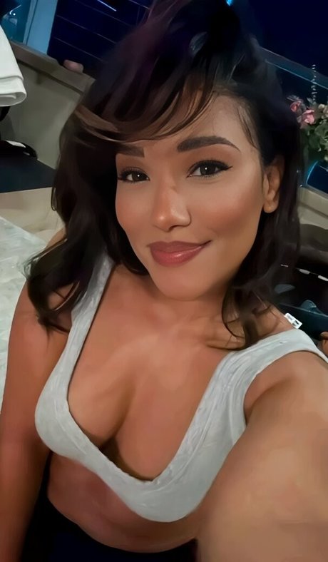 Candice Patton 完璧なスター 写真