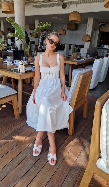 Helen Flanagan スター ギャラリー
