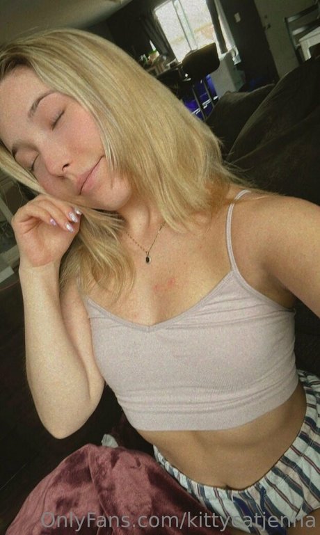 kittycatjenna ポルノスター 裸 画像